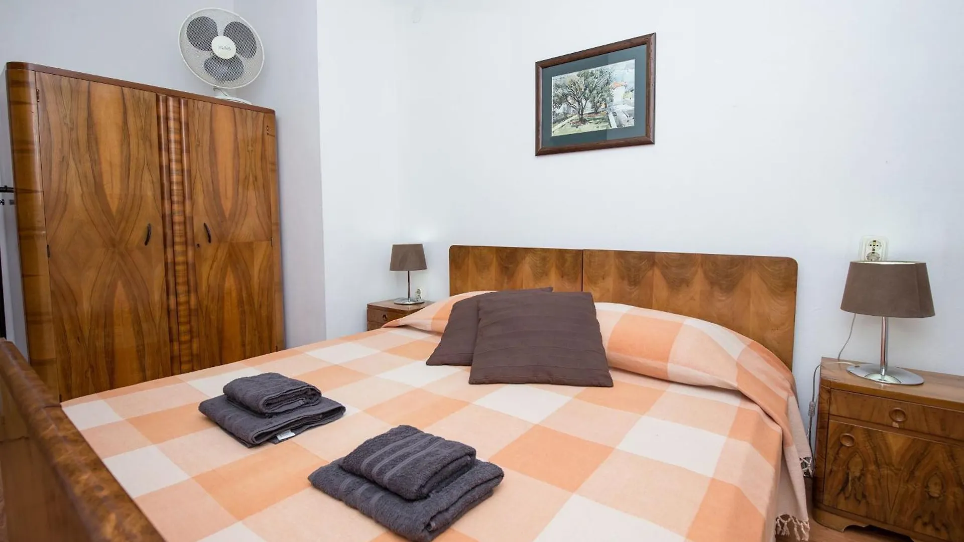 Spacious Apartment With Balcony Zadar
