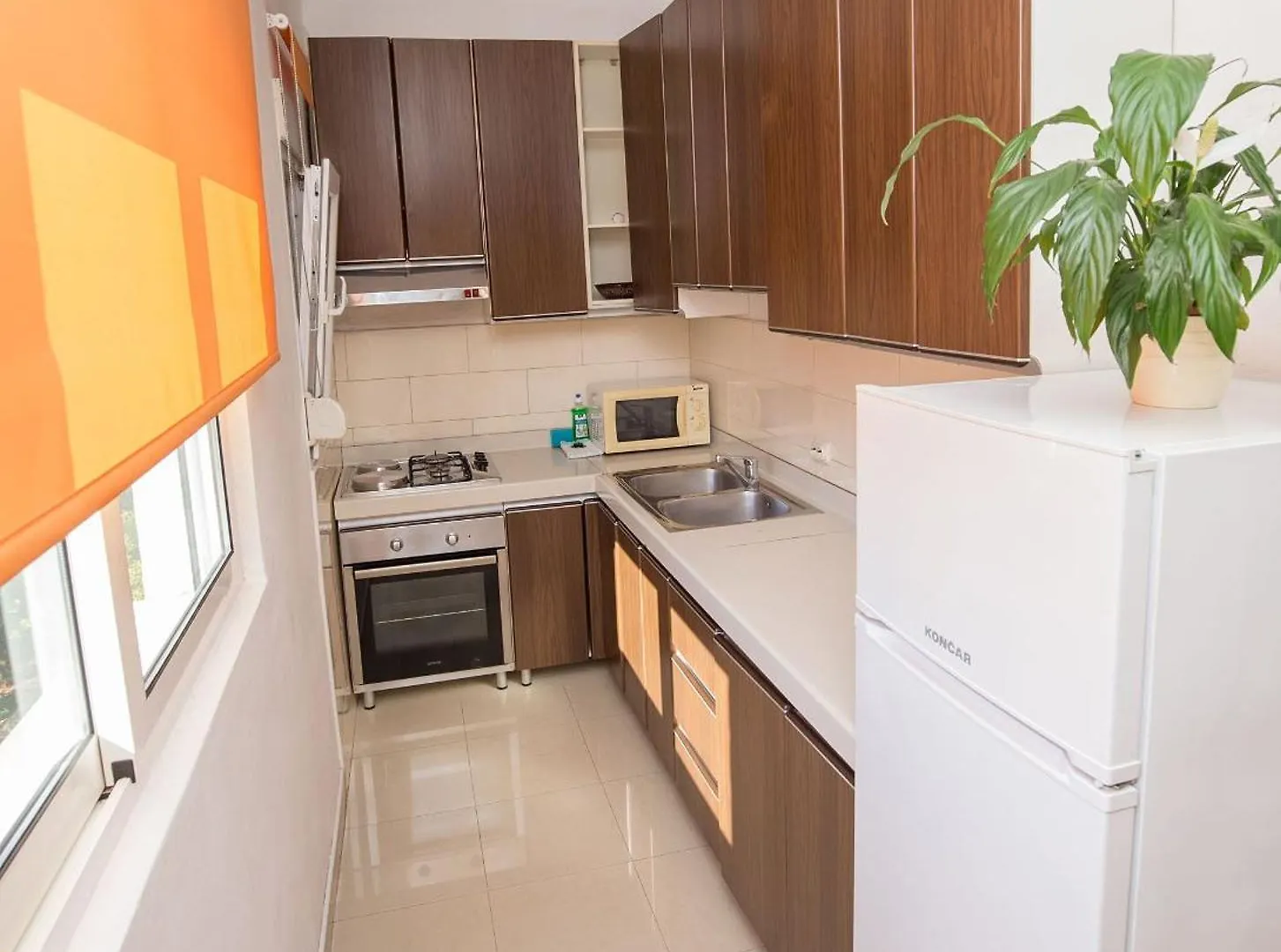 Spacious Apartment With Balcony Zadar