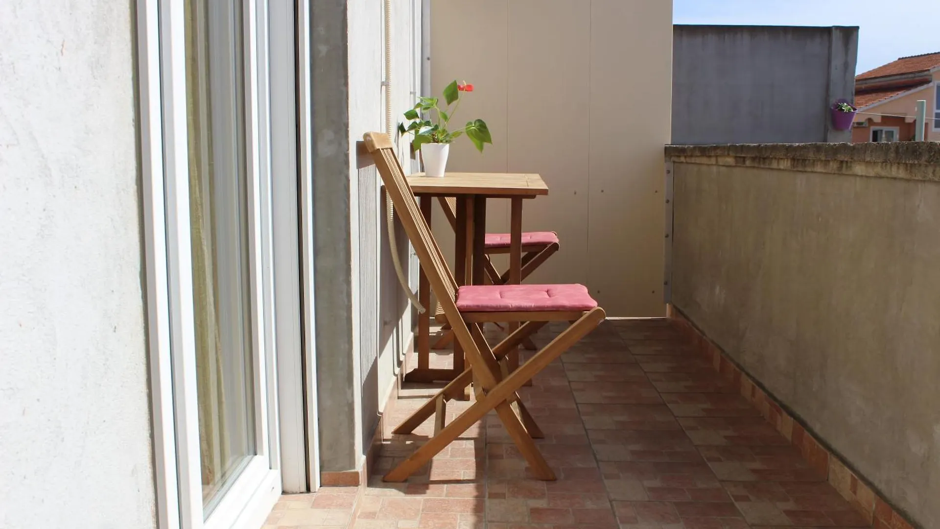 Spacious Apartment With Balcony Zadar