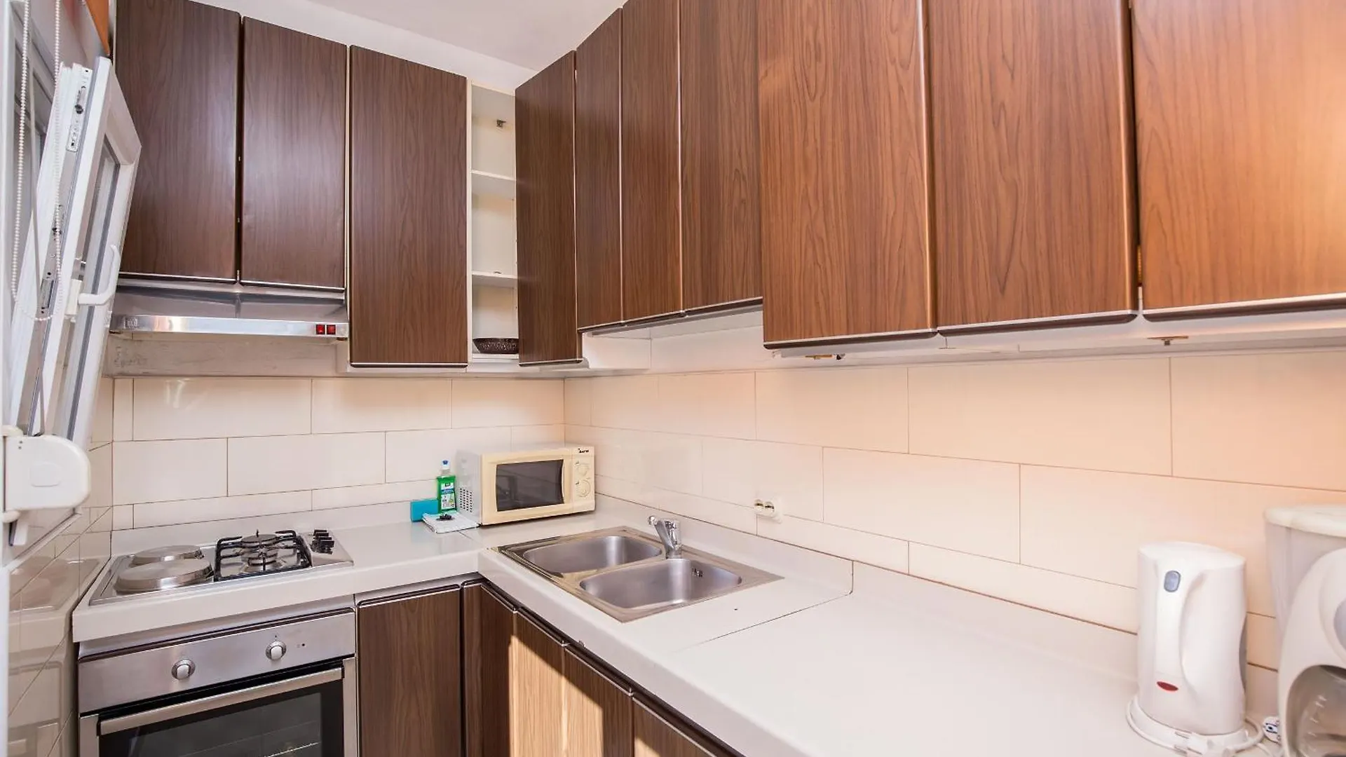 Spacious Apartment With Balcony Zadar